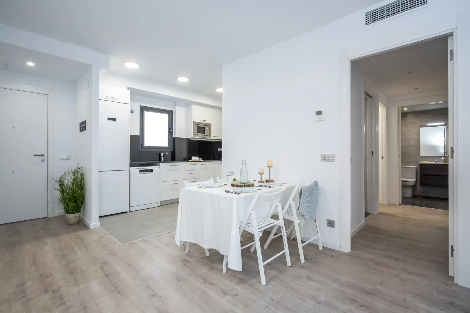 Cuina de Pis de lloguer en Sitges amb Aire condicionat, Calefacció i Terrassa