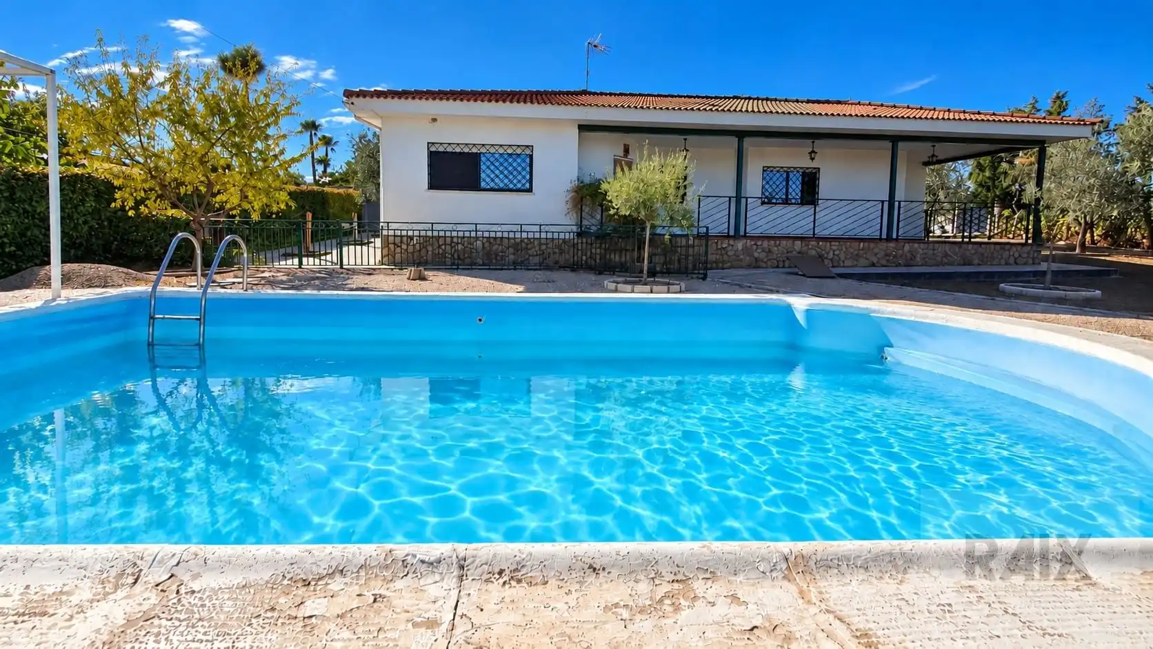 Swimming pool of Houses for sale in Colmenar de Oreja, Madrid