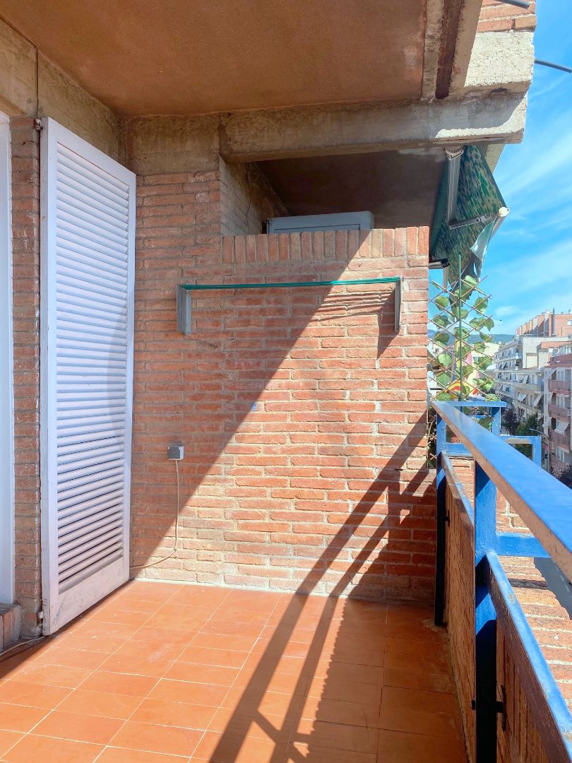 Terrassa de Pis en venda en Terrassa amb Forn, Balcó i Domòtica