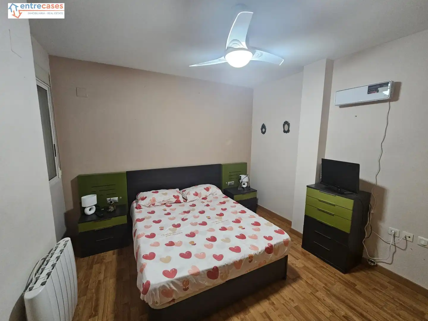 Habitación de Piso en venta en Gilet con Aire acondicionado, Calefacción y Amueblado