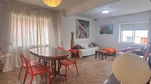 Vivenda luminosa a tres calles con parking privado, immagine 3