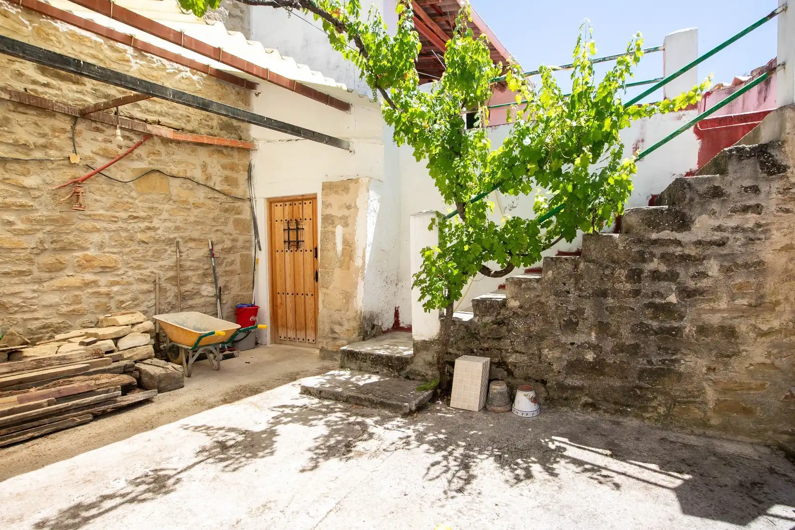 Country house zum Verkauf in Guirguillano mit Heizung, Terrasse und Abstellraum