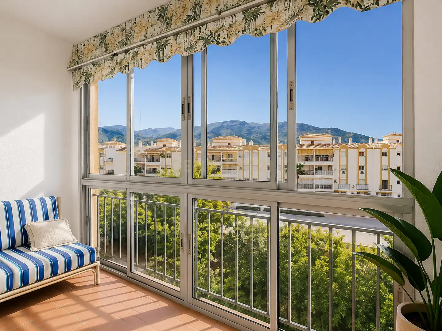 Piso con terraza en venta en Av. de los Manantiales, 27, 29620 Torremolinos, Málaga, Spain, imagen 3