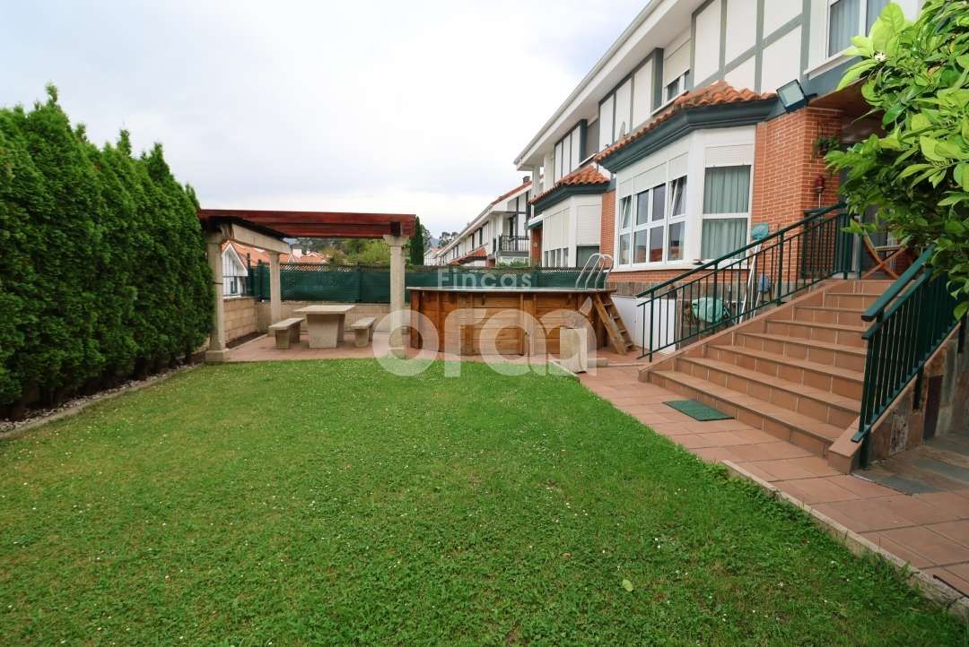Jardí de Casa adosada en venda en Abanto y Ciérvana-Abanto Zierbena amb Calefacció, Jardí privat i Terrassa