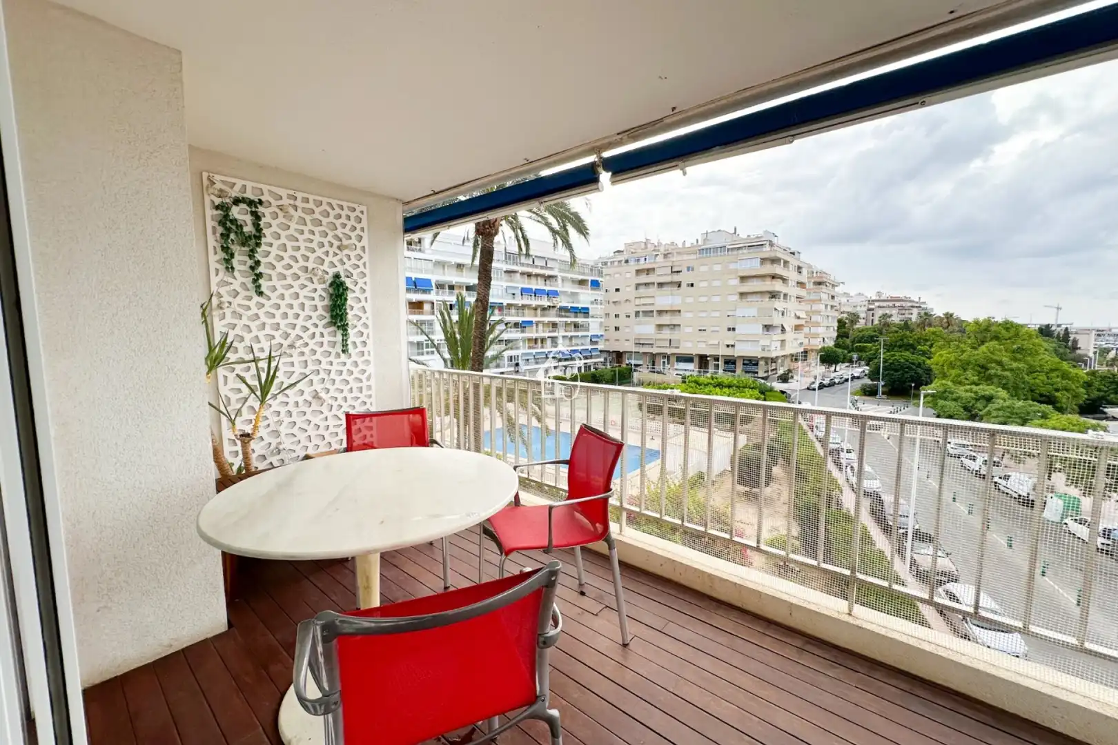 Terraza de Piso de alquiler en Torrevieja con Parquet, Terraza y Piscina