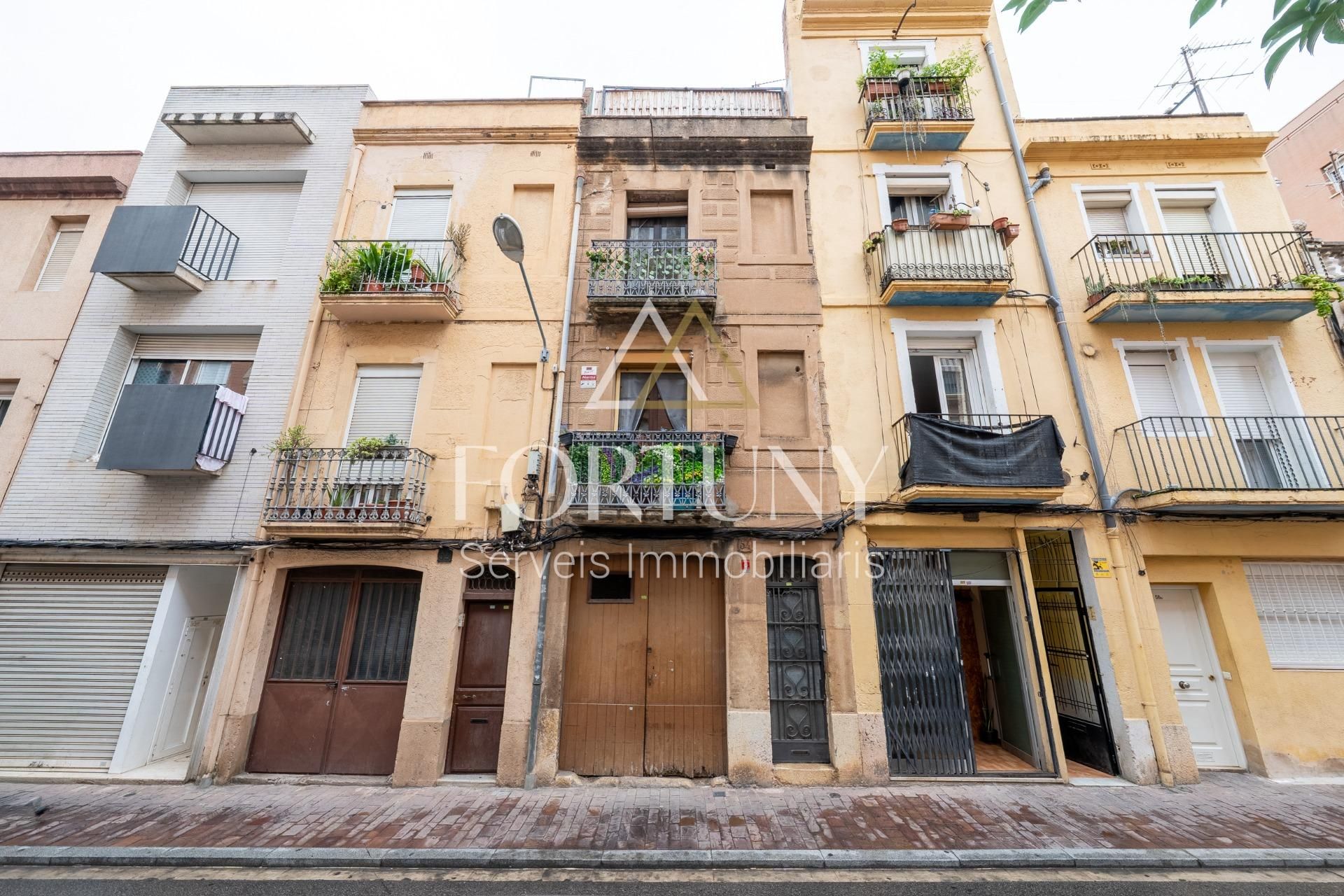 Vista exterior de Casa o xalet en venda en Reus amb Parquet