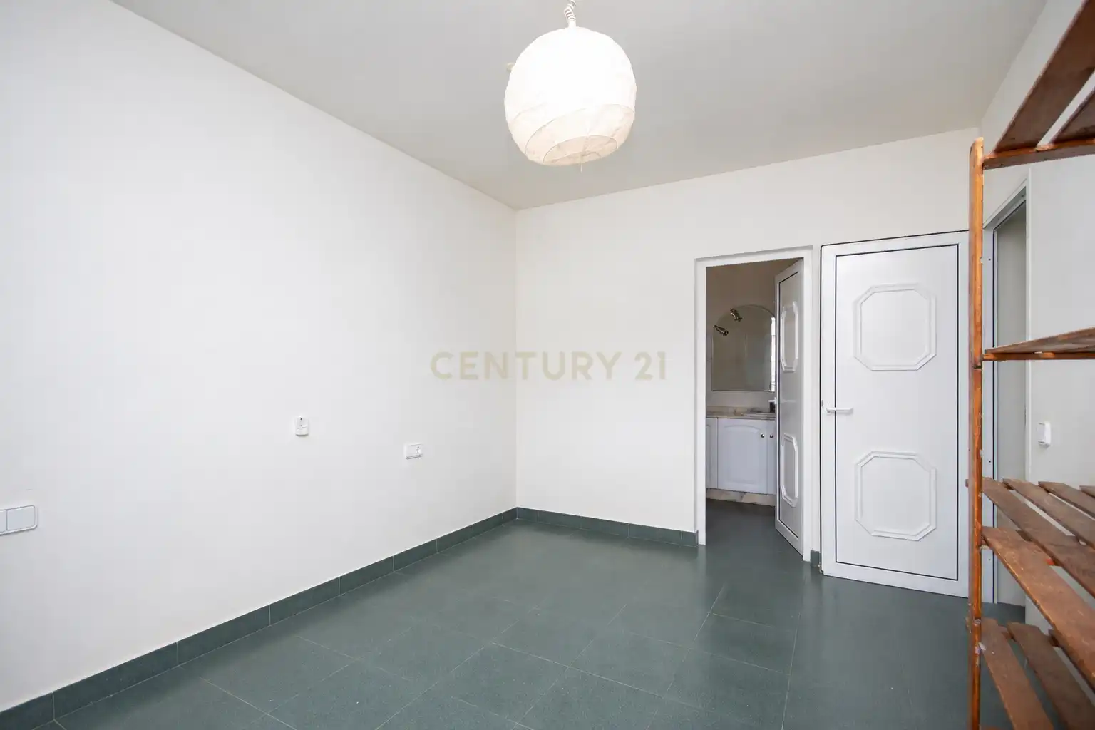 Habitación de Casa o chalet en venta en Alicante / Alacant con Jardín privado, Trastero y Piscina