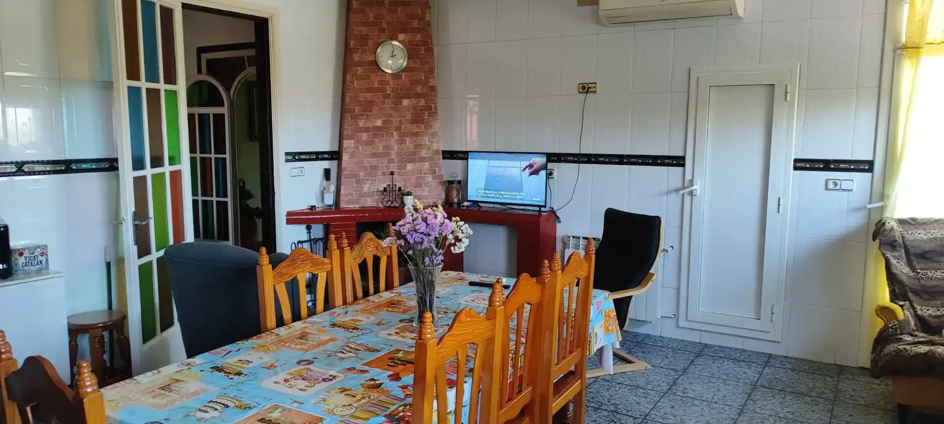 Comedor de Casa o chalet en venta en Sant Boi de Llobregat con Aire acondicionado, Jardín privado y Parquet