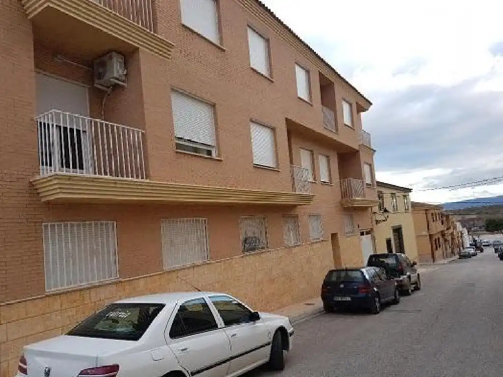 Außenansicht von Garage zum Verkauf in Balazote
