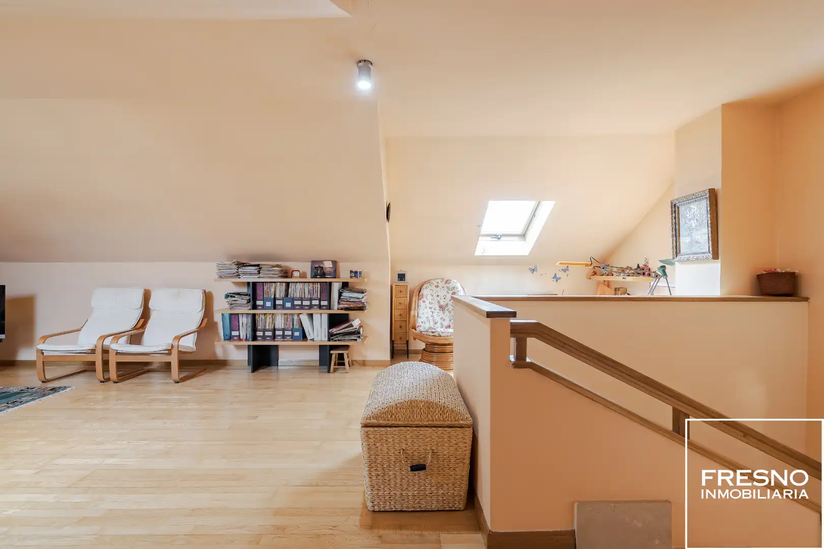 Detached homes for sale in Cobeña  with Air Conditioner, Heating and Private garden