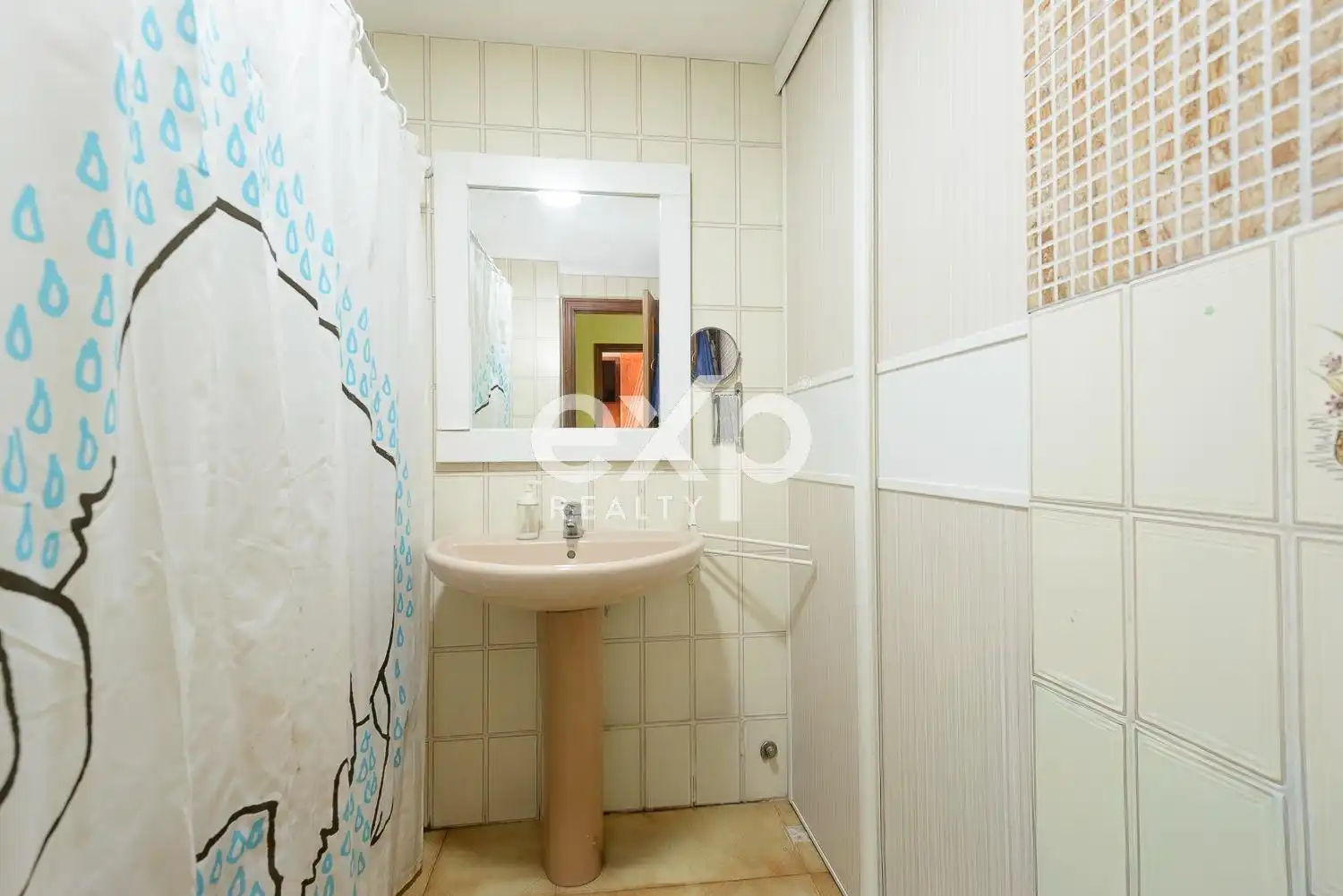 Baño de Piso en venta en Oviedo  con Calefacción y Amueblado