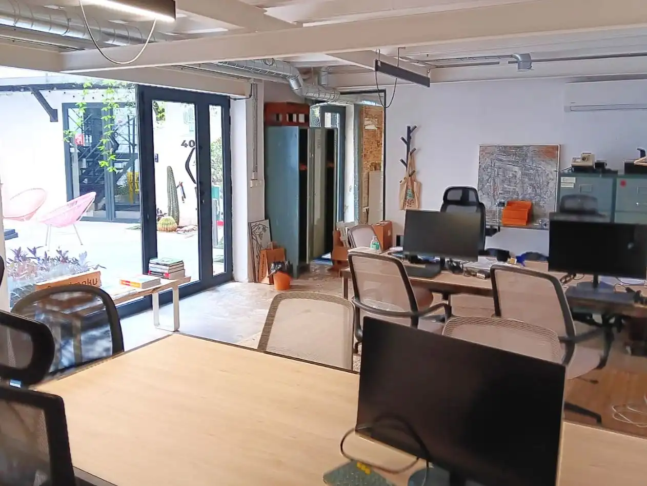 Büro zur Miete in Barcelona mit Klimaanlage, Heizung und Möbliert