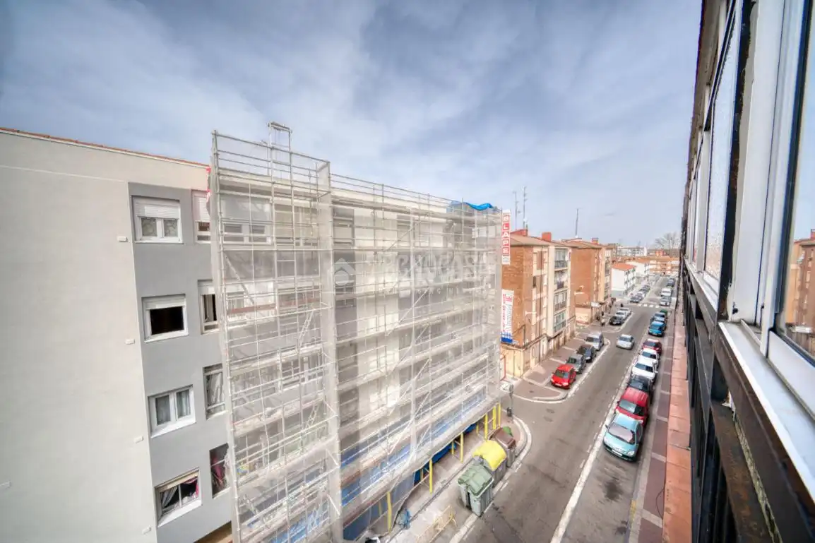 Vista exterior de Pis en venda en Valladolid amb Calefacció