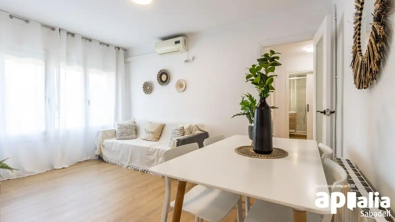 Sala de estar de Piso en venta en Sabadell con Aire acondicionado, Calefacción y Parquet