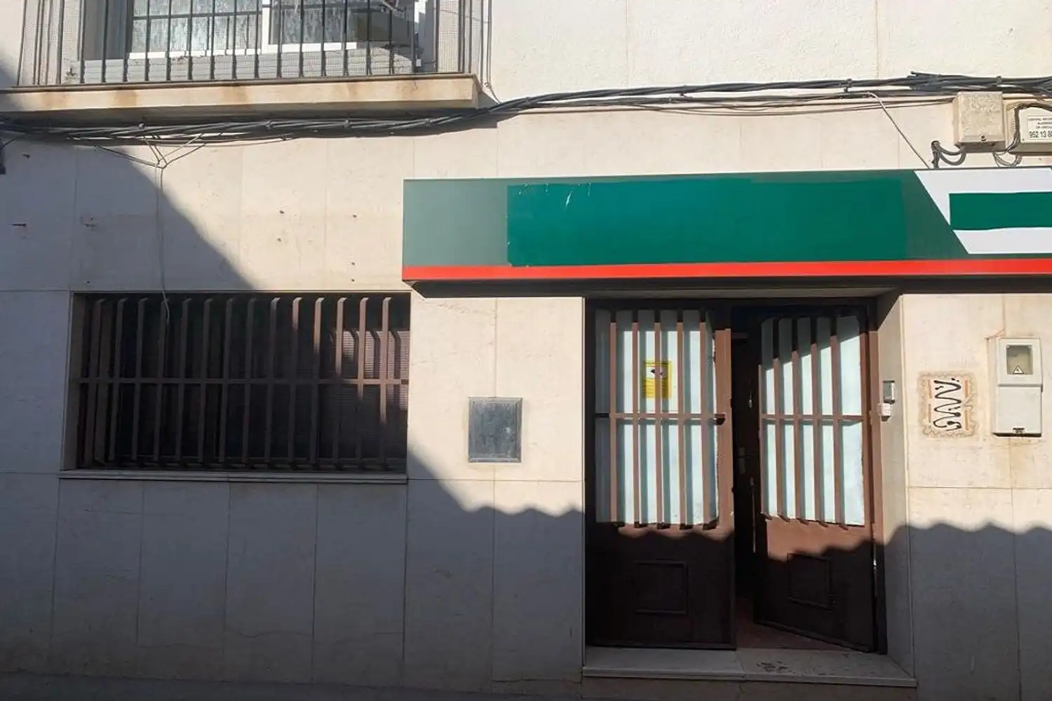 Vista exterior de Local en venta en Hinojosas de Calatrava