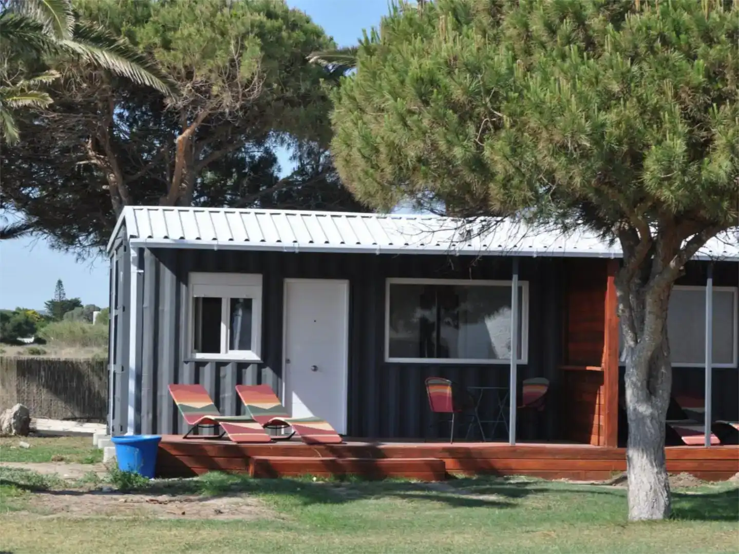 Vista exterior de Apartamento de alquiler en Barbate con Aire acondicionado, Jardín privado y Piscina