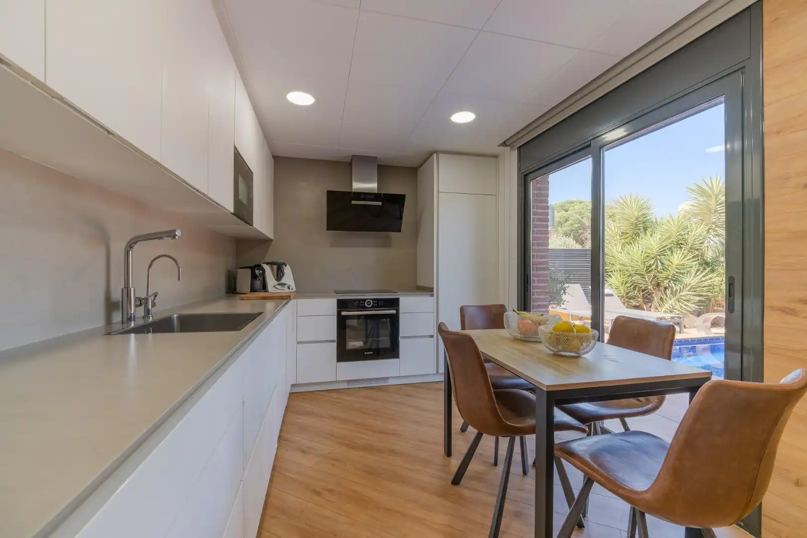 Cuina de Casa o xalet en venda en Lloret de Mar amb Calefacció, Jardí privat i Terrassa