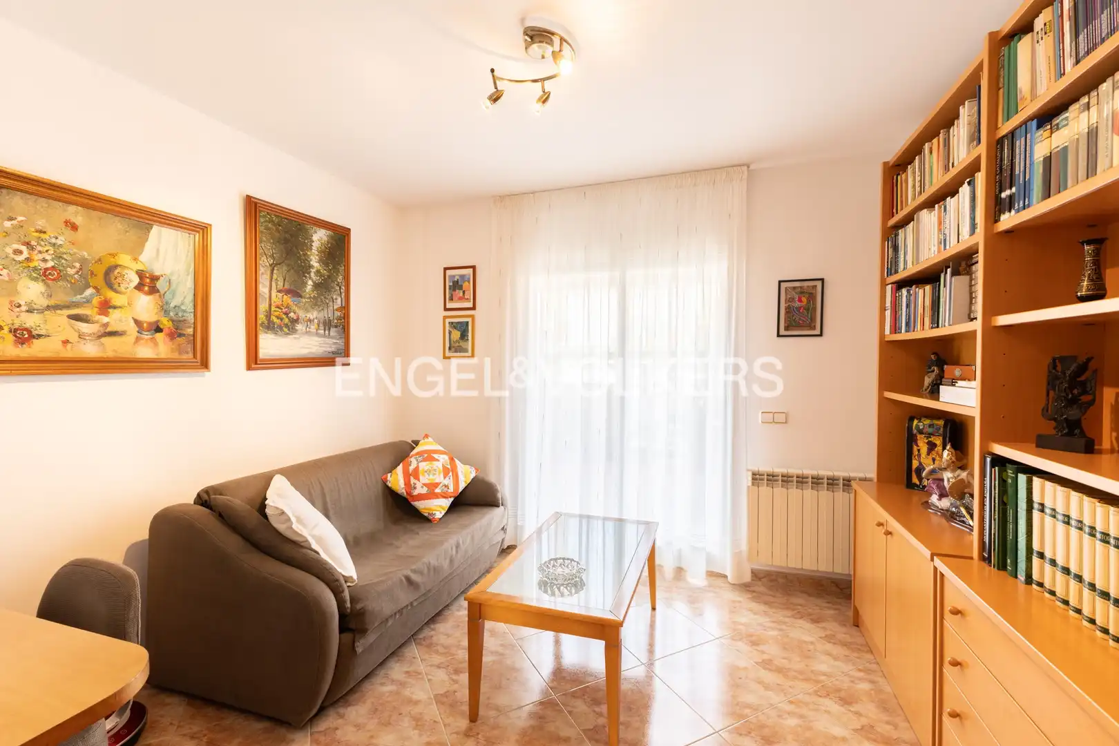Sala d'estar de Casa o xalet en venda en Pineda de Mar amb Aire condicionat, Calefacció i Parquet