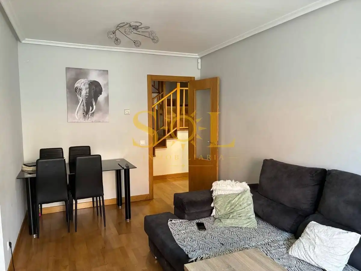 Wohnzimmer von Dachboden zum Verkauf in León Capital  mit Heizung, Parkett und Möbliert