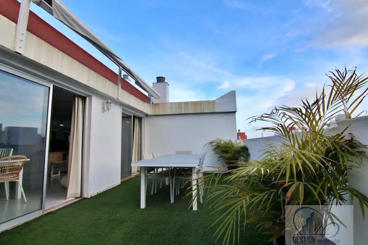 Terraza de Ático en venta en Santa Cruz de Tenerife con Trastero, Amueblado y Alarma