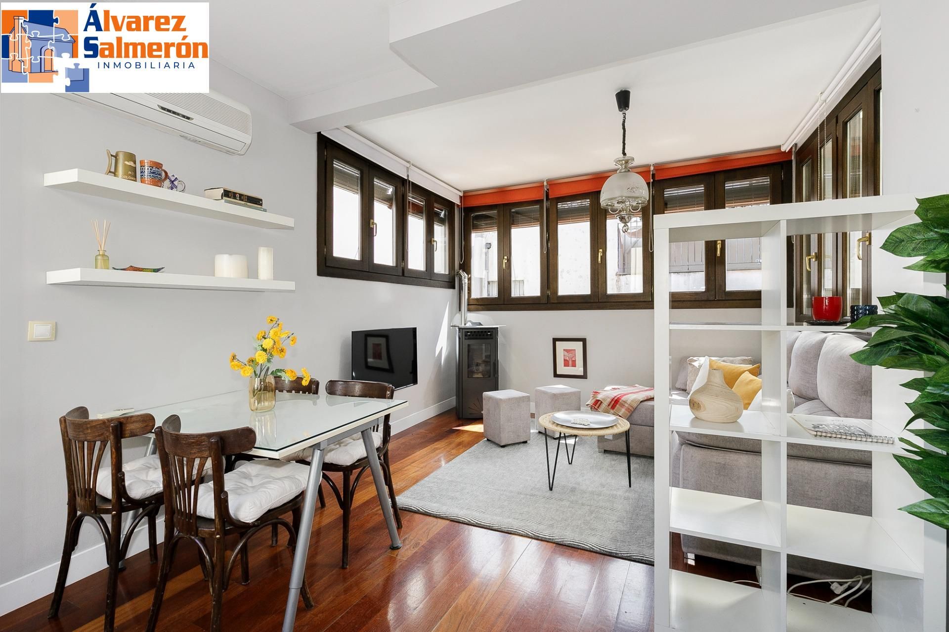 Living room of Attic for sale in  Granada Capital  with Air Conditioner, Parquet flooring and Terrace