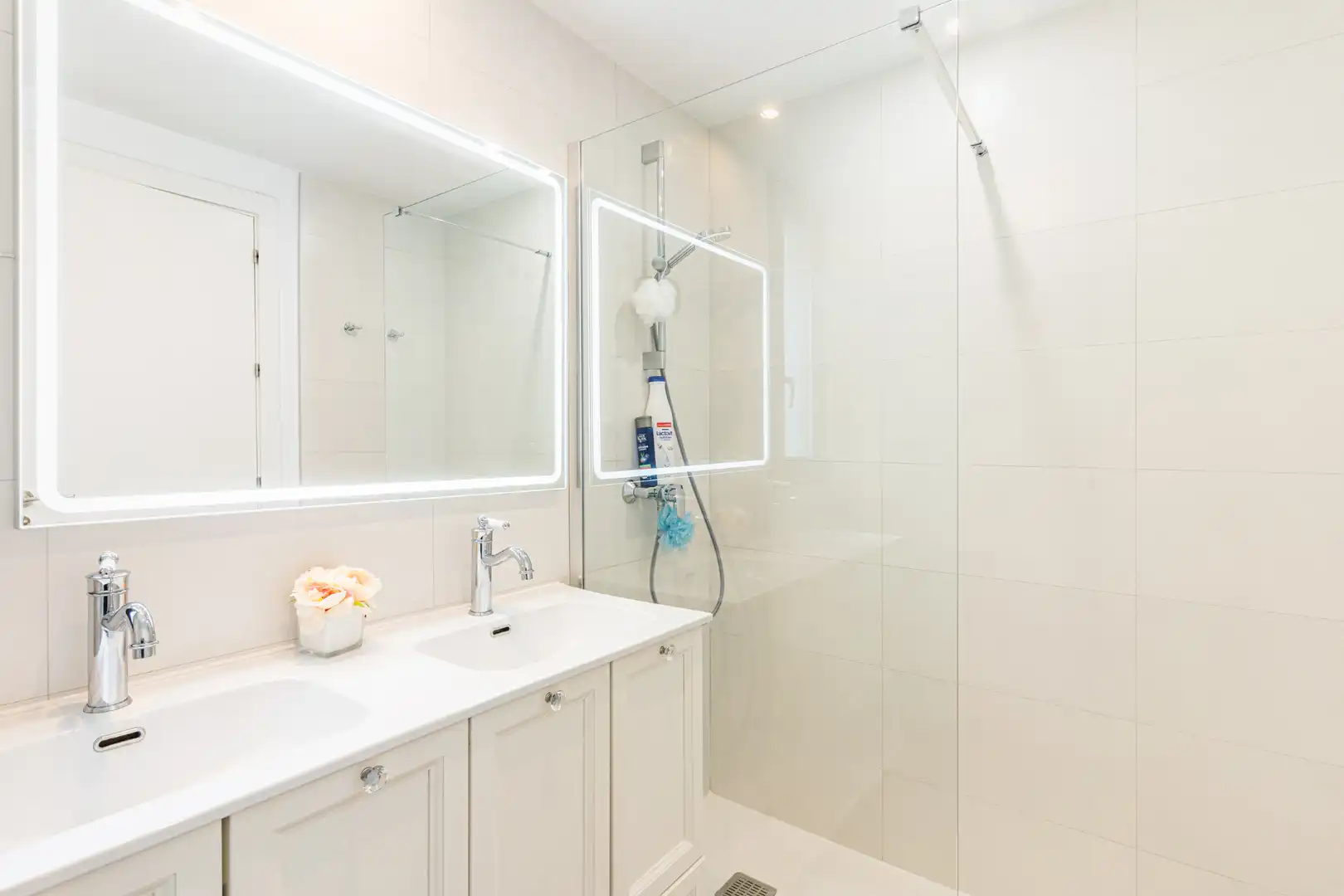 Bathroom of Flat for sale in Las Rozas de Madrid  with Air Conditioner, Heating and Private garden