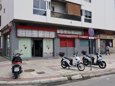 Business premises to rent in Calle Muñoz León 11