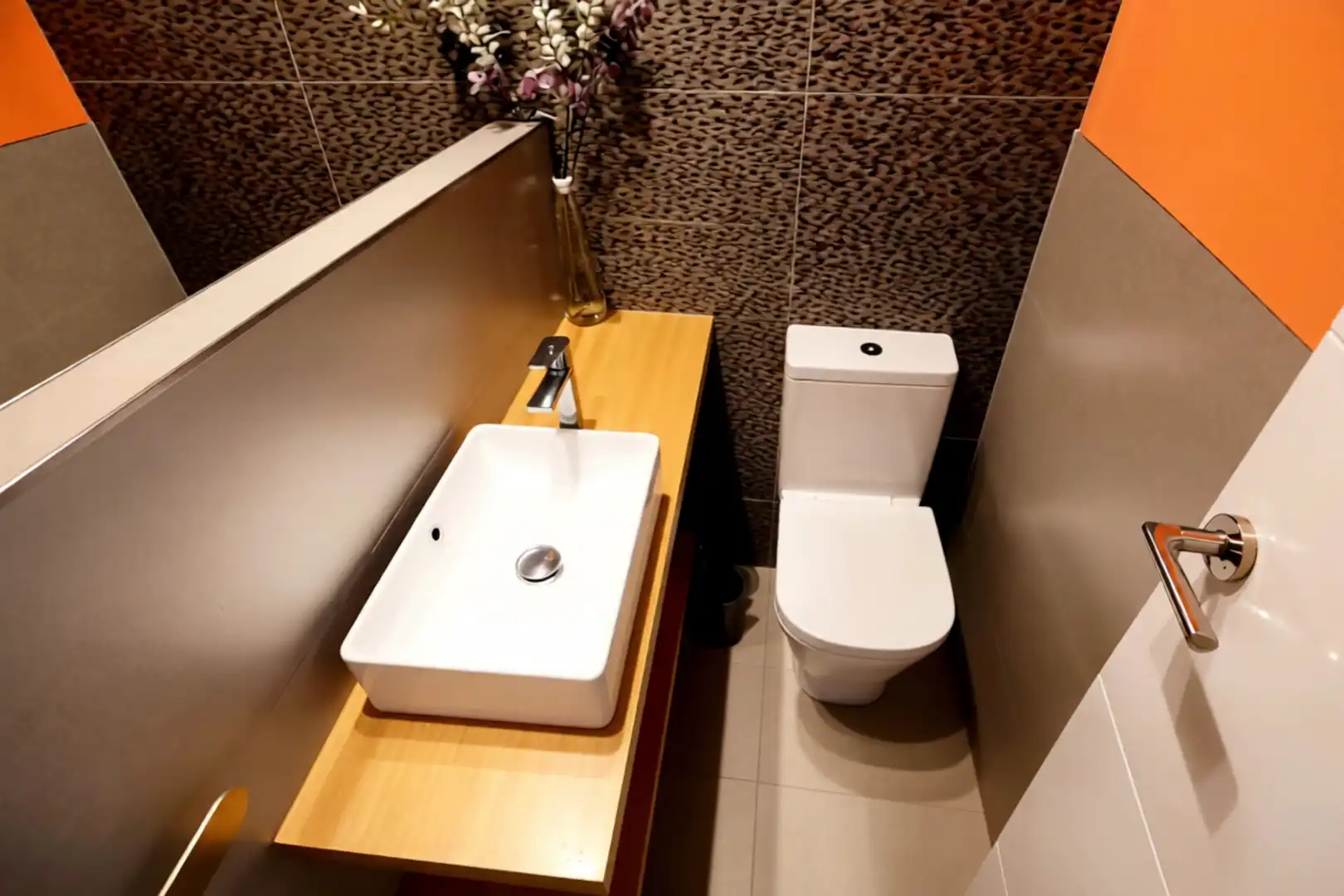 Baño de Casa adosada en venta en Barcelona con Aire acondicionado, Calefacción y Parquet
