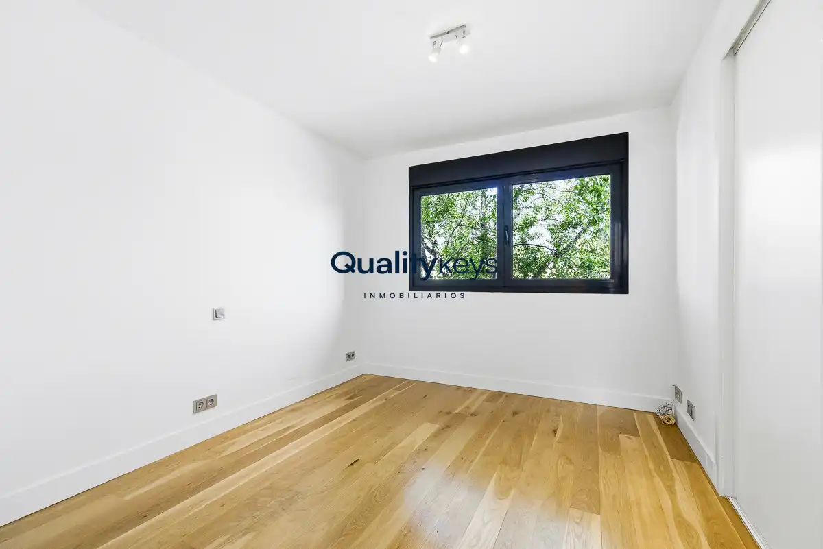 Habitación de Casa o chalet en venta en Madrid con Aire acondicionado, Calefacción y Jardín privado