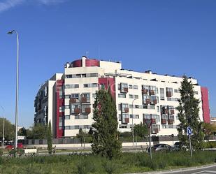 Vista exterior de Apartament en venda en  Madrid Capital amb Aire condicionat i Piscina