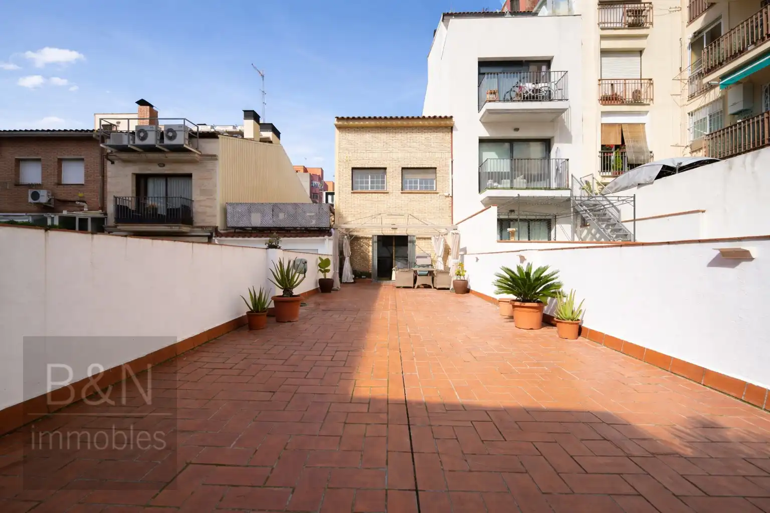 Vista exterior de Casa o xalet en venda en Rubí amb Aire condicionat, Calefacció i Terrassa