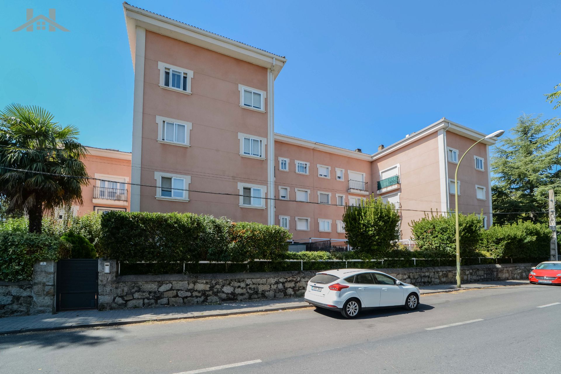 Vista exterior de Pis en venda en Guadarrama amb Balcó