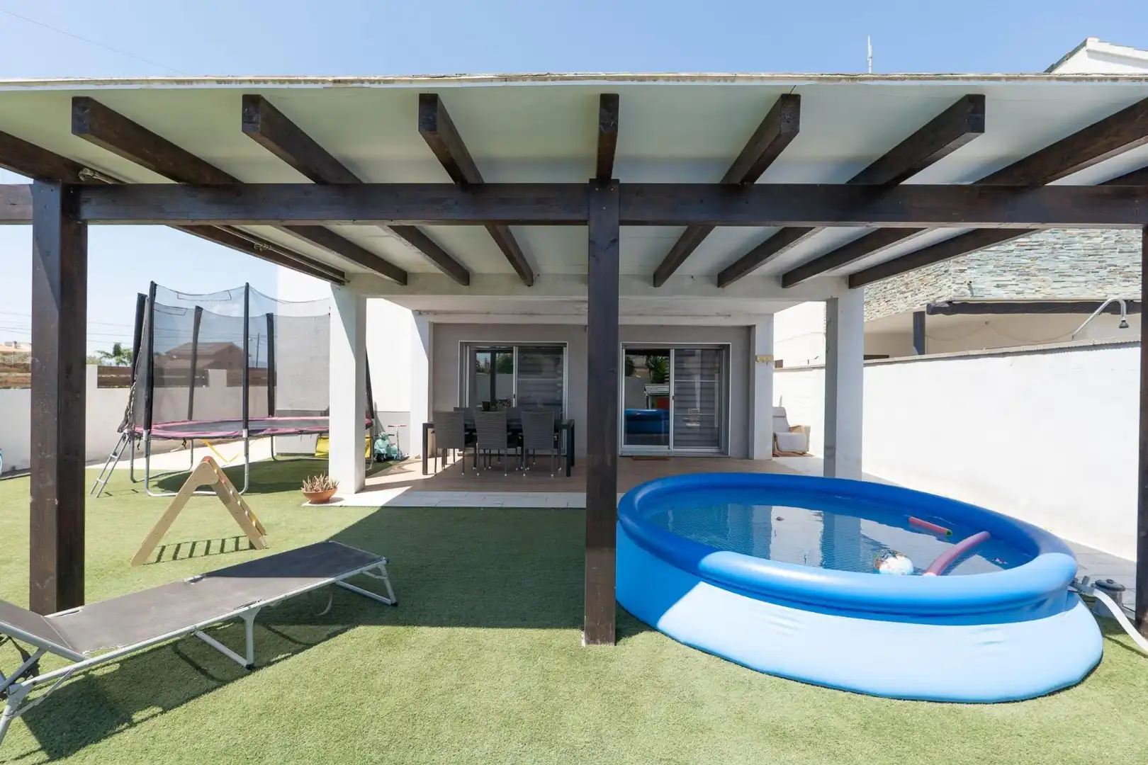 Casa amb jardí en venda a Sant Jaume d'Enveja