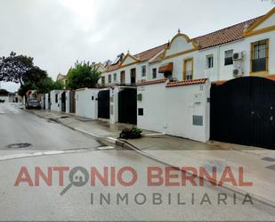 Exterior view of Single-family semi-detached for sale in Jerez de la Frontera  with Air Conditioner