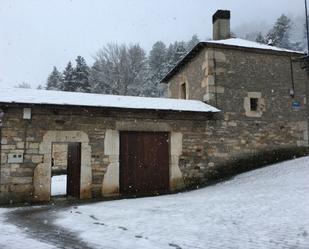 Vista exterior de Casa o xalet en venda en Cabrillanes amb Calefacció, Jardí privat i Terrassa