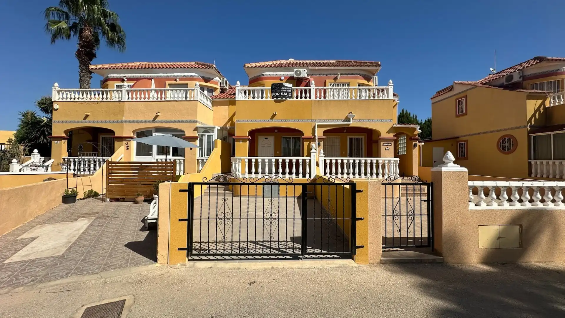 Vista exterior de Finca rústica en venta en Orihuela con Jardín privado, Terraza y Amueblado