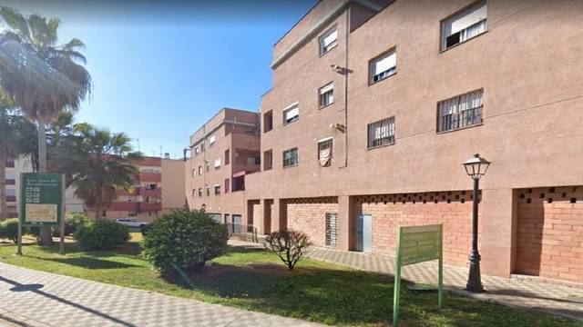 Piso en Venta en Calle Itimad en Barrio Bajo