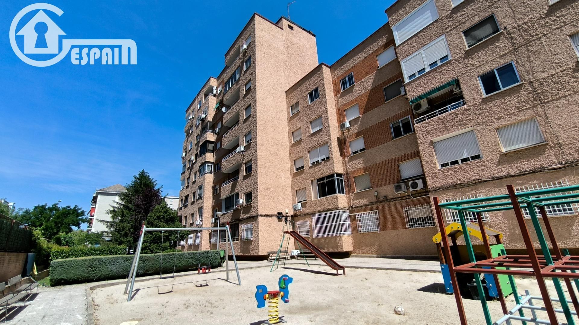 Vista exterior de Pis en venda en  Madrid Capital amb Calefacció, Parquet i Traster
