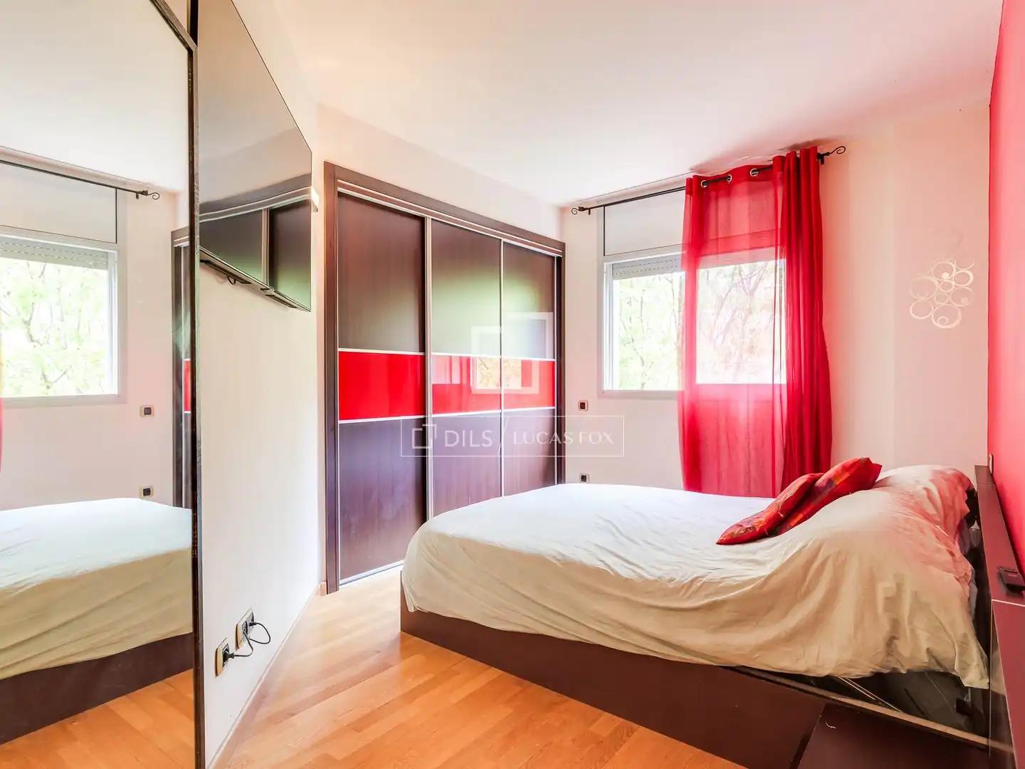 Dormitori de Pis en venda en Barcelona amb Aire condicionat, Parquet i Piscina