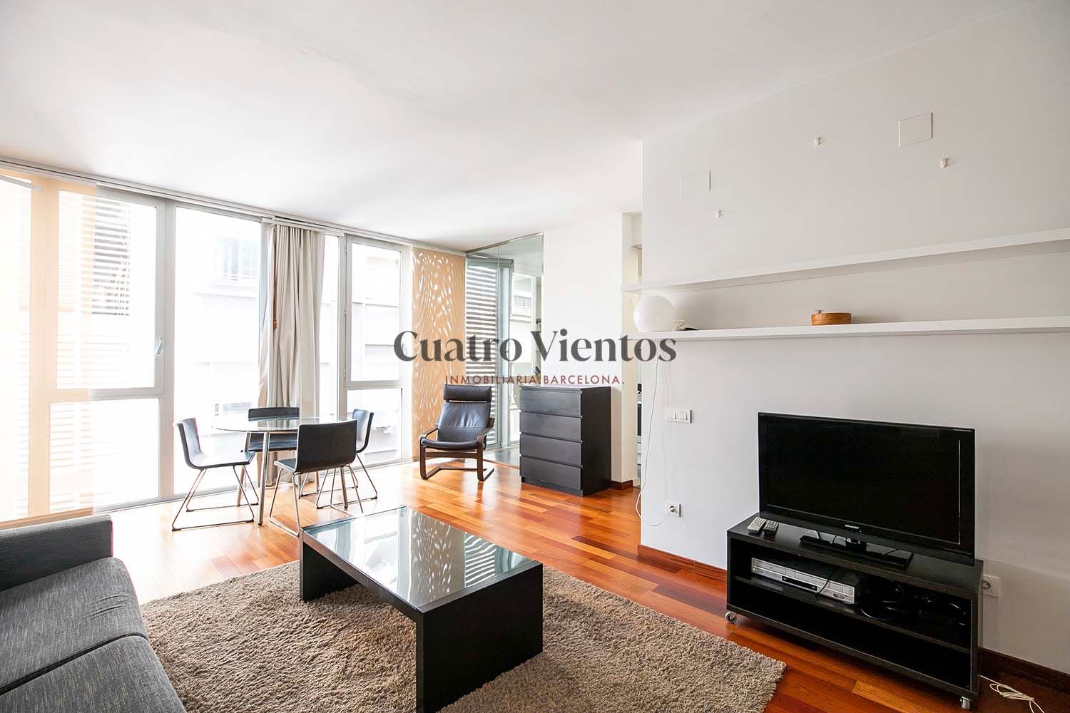 Living room of Flat to rent in  Barcelona Capital  with Air Conditioner, Heating and Parquet flooring