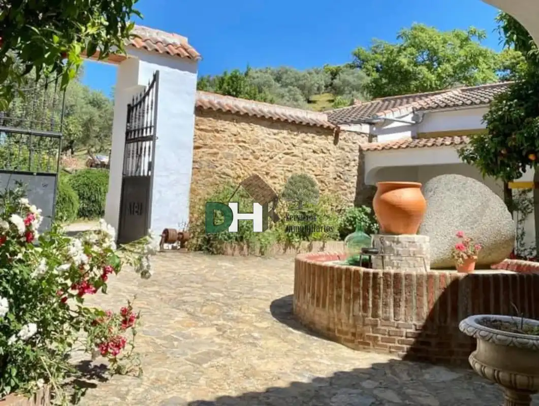 Xalet amb piscina en venda a Rinconada, imagen 2