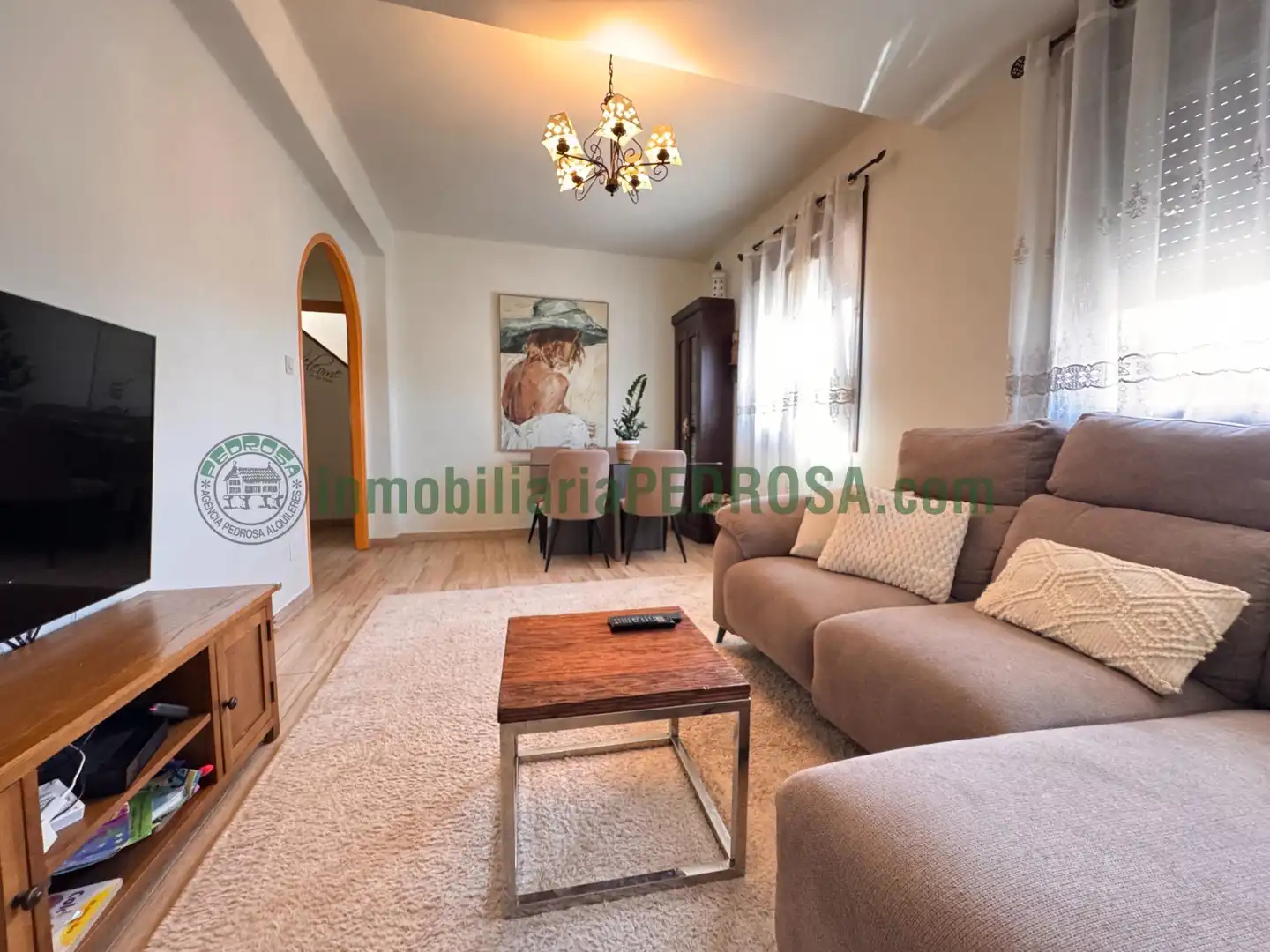 Sala d'estar de Casa o xalet en venda en Pontevedra Capital  amb Calefacció, Jardí privat i Traster