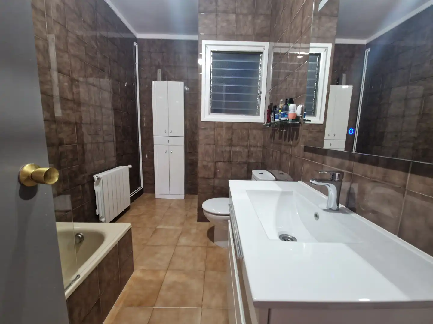 Baño de Piso en venta en Olot con Calefacción y Balcón