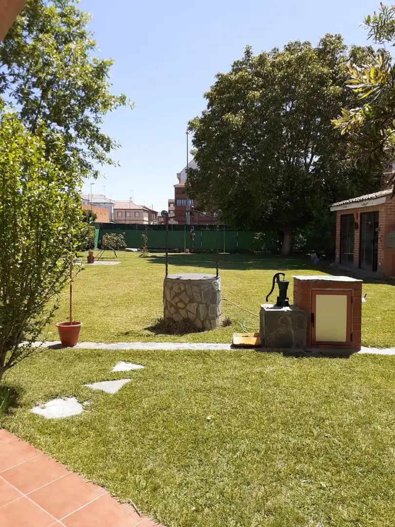 Jardí de Casa o xalet en venda en Villarejo de Órbigo amb Jardí privat, Terrassa i Traster