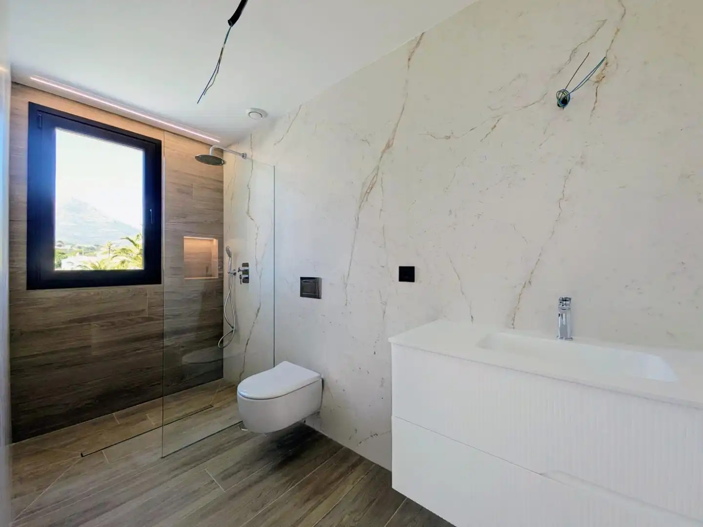 Baño de Casa adosada en venta en L'Alfàs del Pi con Aire acondicionado, Calefacción y Jardín privado