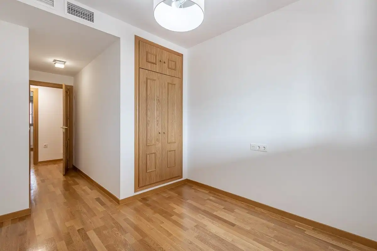 Flat for rent in Avenida DE LA ILUSTRACION, Campus de la Salud