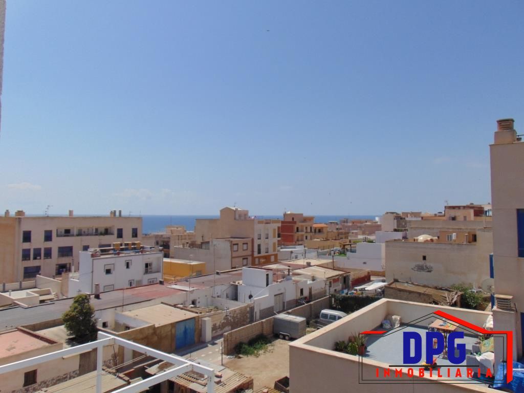 Vista exterior de Àtic en venda en Garrucha amb Terrassa, Traster i Piscina comunitària