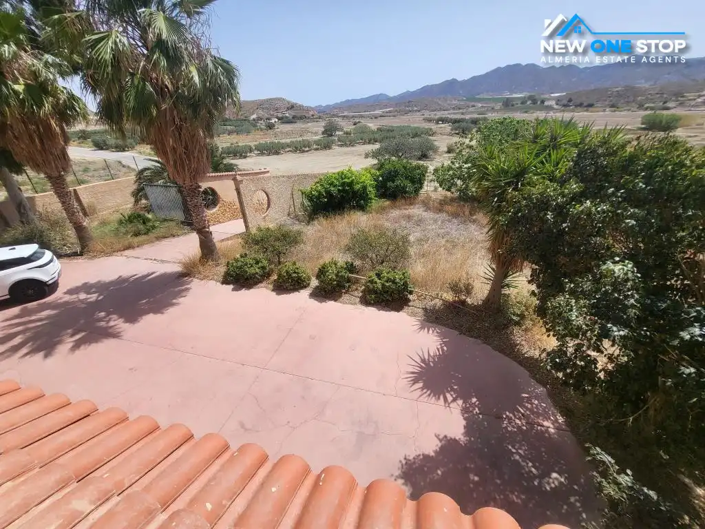 Vista exterior de Casa adosada en venda en Cuevas del Almanzora amb Aire condicionat, Calefacció i Jardí privat