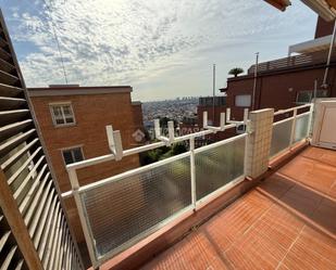 Exterior view of Flat for sale in  Barcelona Capital  with Heating and Balcony