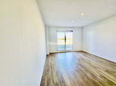 Piso con piscina en venta en Marbella - Marbella,Nueva Andalucia,Avenida del Prado